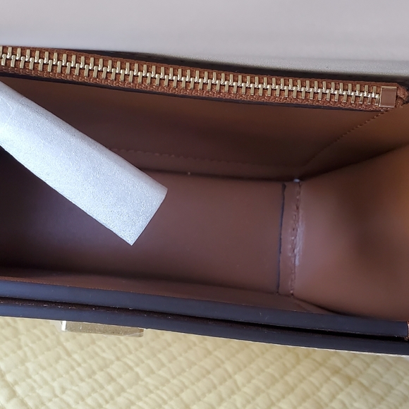 Tory Burch Eleanor Small Convertible Shoulder Bag - Picture 7 of 7